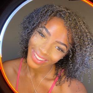 Meet your Posher, Ajah